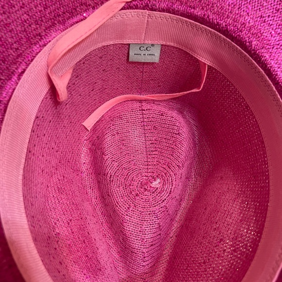 C.C. Western sequin pink hat suede band 
UPF 50+ ribbons inside to adjust size - Picture 3 of 4